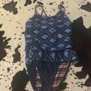 One piece, bathing suit